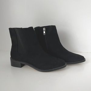 ✨NEW WITH BOX✨ Bebe black Midolo ankle Chelsea Boots, size 6.5